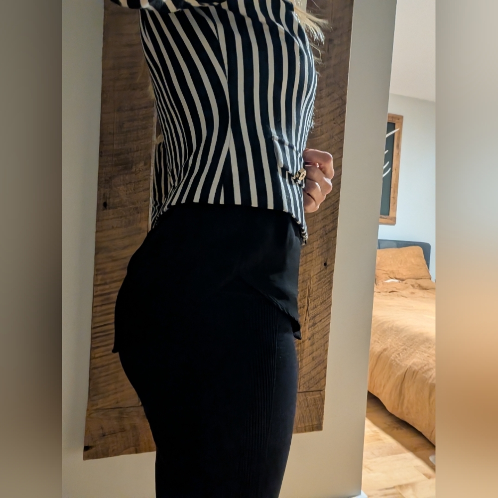 Guess by Marciano Black and White Striped Blazer - Picture 5 of 6